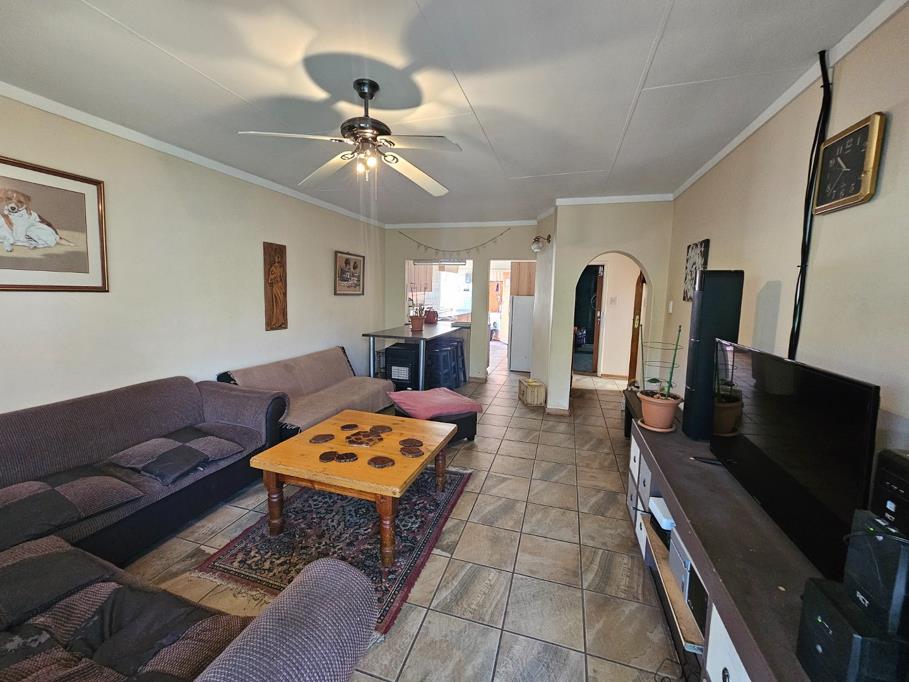 1 Bed Apartment, De Waterkant - Thumbnail 4