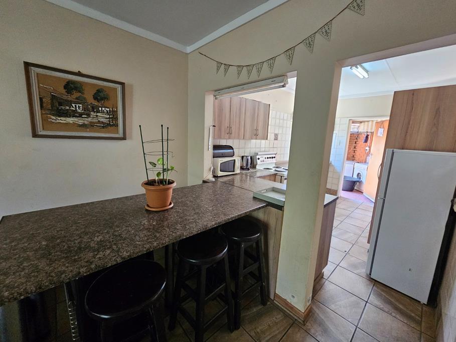1 Bed Apartment, De Waterkant - Thumbnail 8