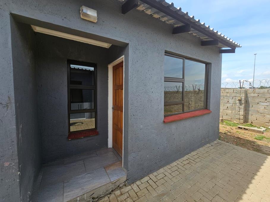5 Bed Villa, Upper Constantia - Image 1