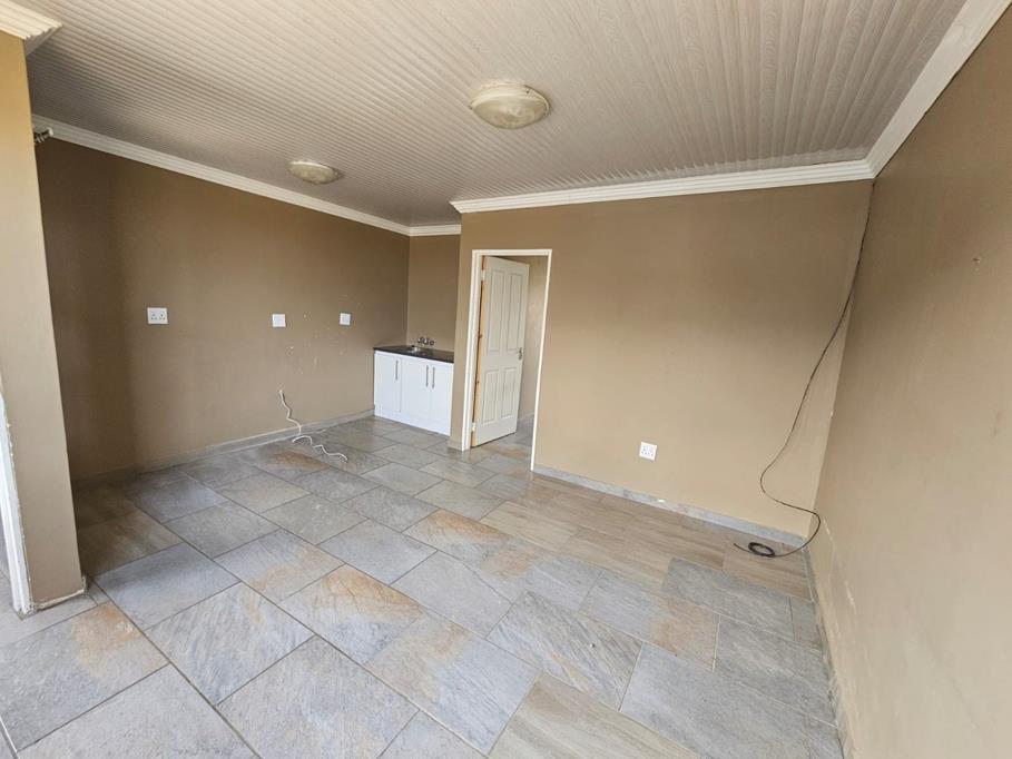 5 Bed Villa, Upper Constantia - Thumbnail 4