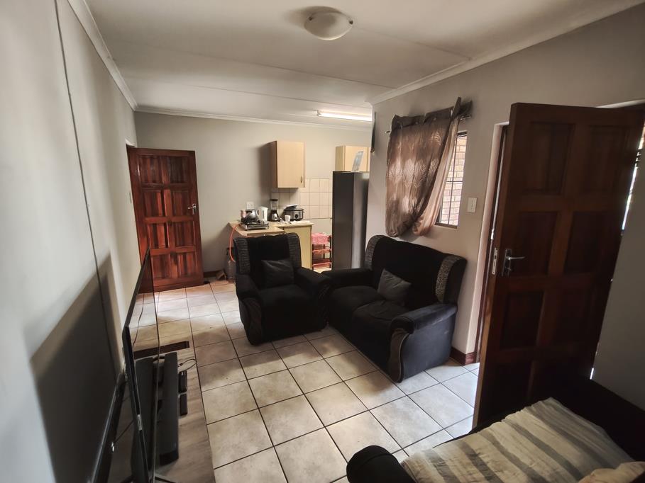 1 Bed Apartment, Green Point - Thumbnail 5