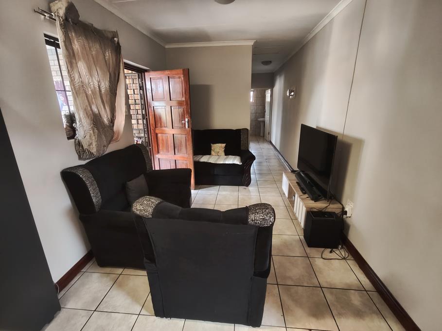 1 Bed Apartment, Green Point - Thumbnail 6