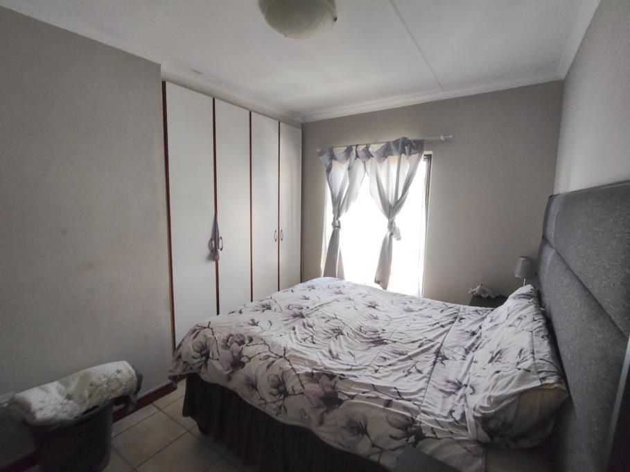1 Bed Apartment, Green Point - Thumbnail 9