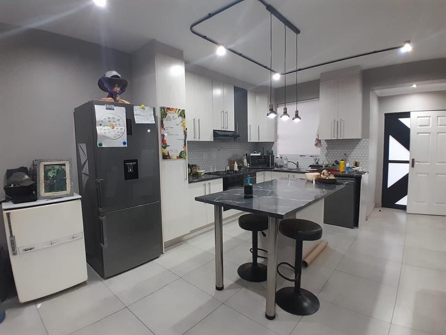 2 Bed Apartment, Observatory - Image 1