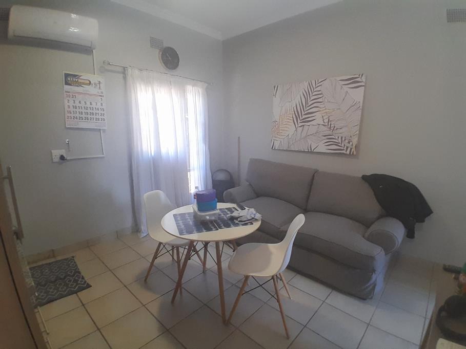 1 Bed Loft, Woodstock - Image 1