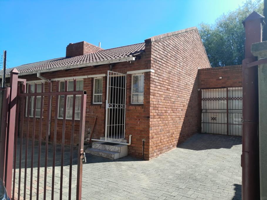 2 Bed Apartment, Simon's Town - Image 1