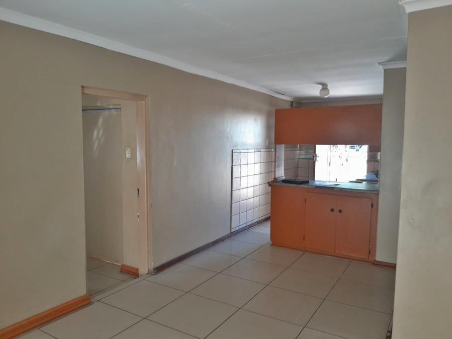 2 Bed Apartment, Simon's Town - Thumbnail 3