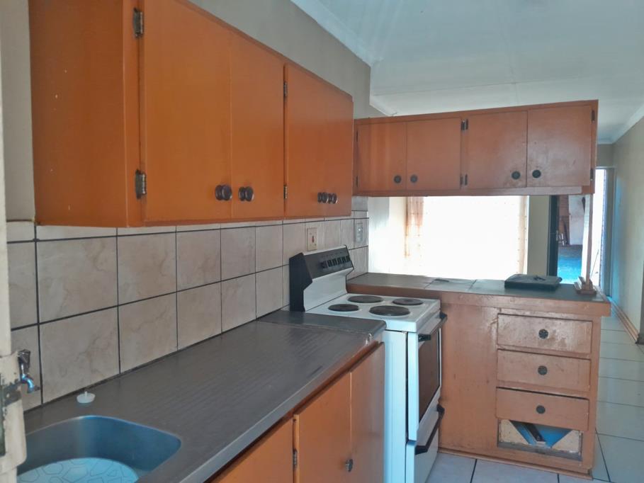2 Bed Apartment, Simon's Town - Thumbnail 4