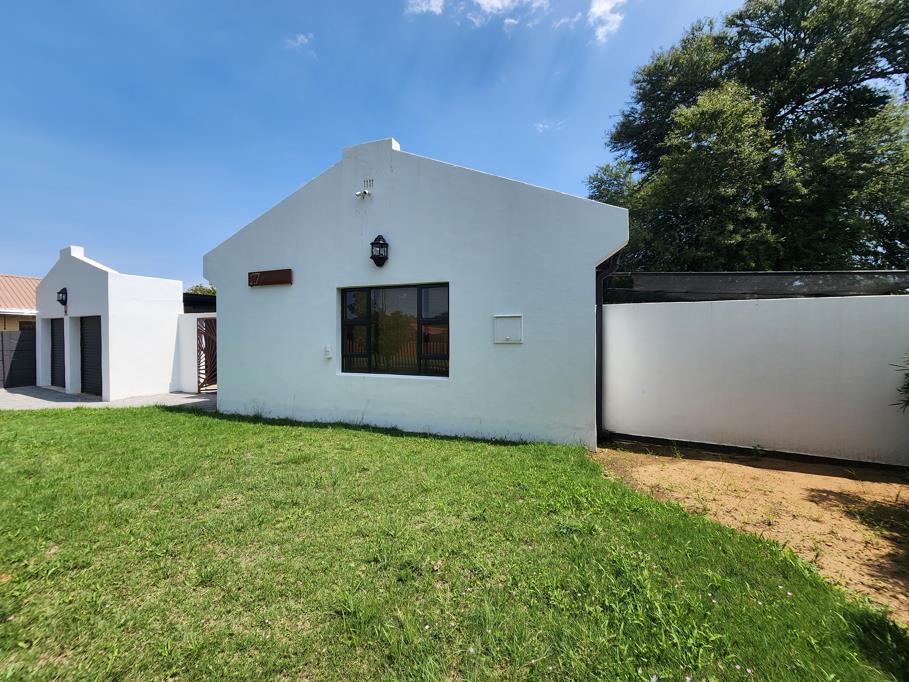 3 Bed House, Camps Bay - Image 1