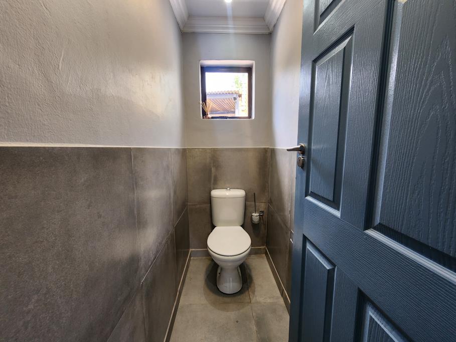 3 Bed House, Camps Bay - Thumbnail 8