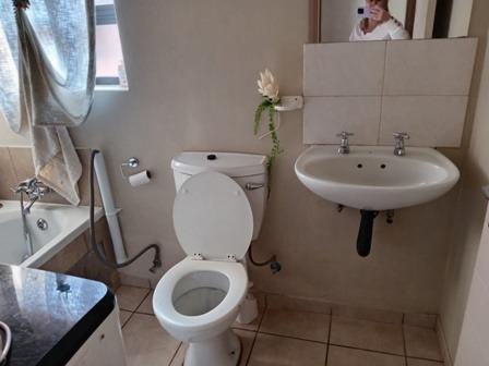 4 Bed House, Stellenbosch - Thumbnail 7