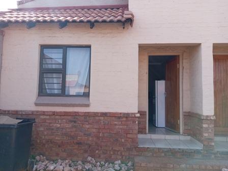 4 Bed House, Stellenbosch - Thumbnail 9