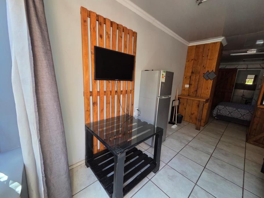 2 Bed Apartment, Strand - Thumbnail 3