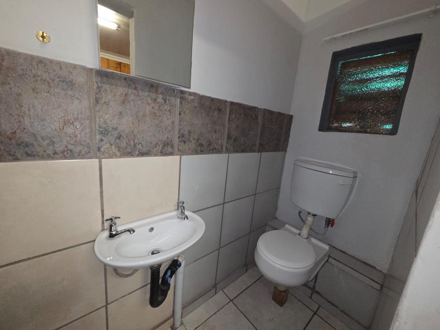 2 Bed Apartment, Strand - Thumbnail 7