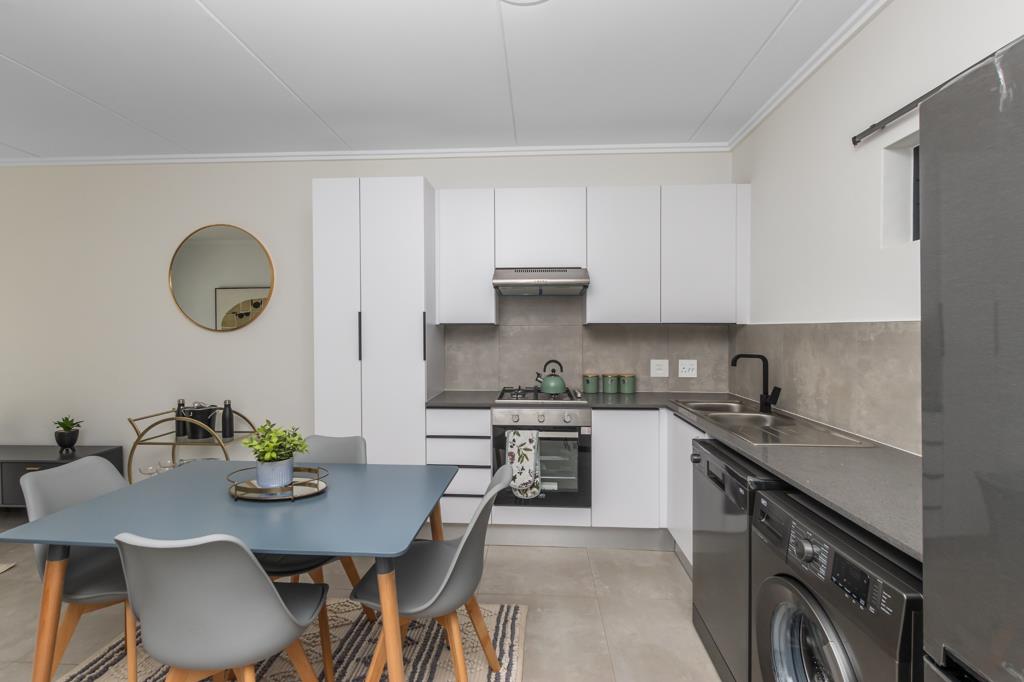 3 Bed Apartment, Clifton - Image 1