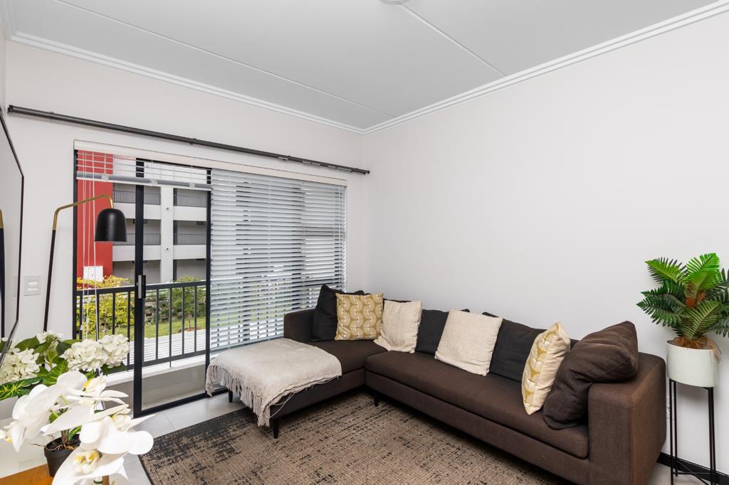 5 Bed House, Constantia Upper - Thumbnail 3
