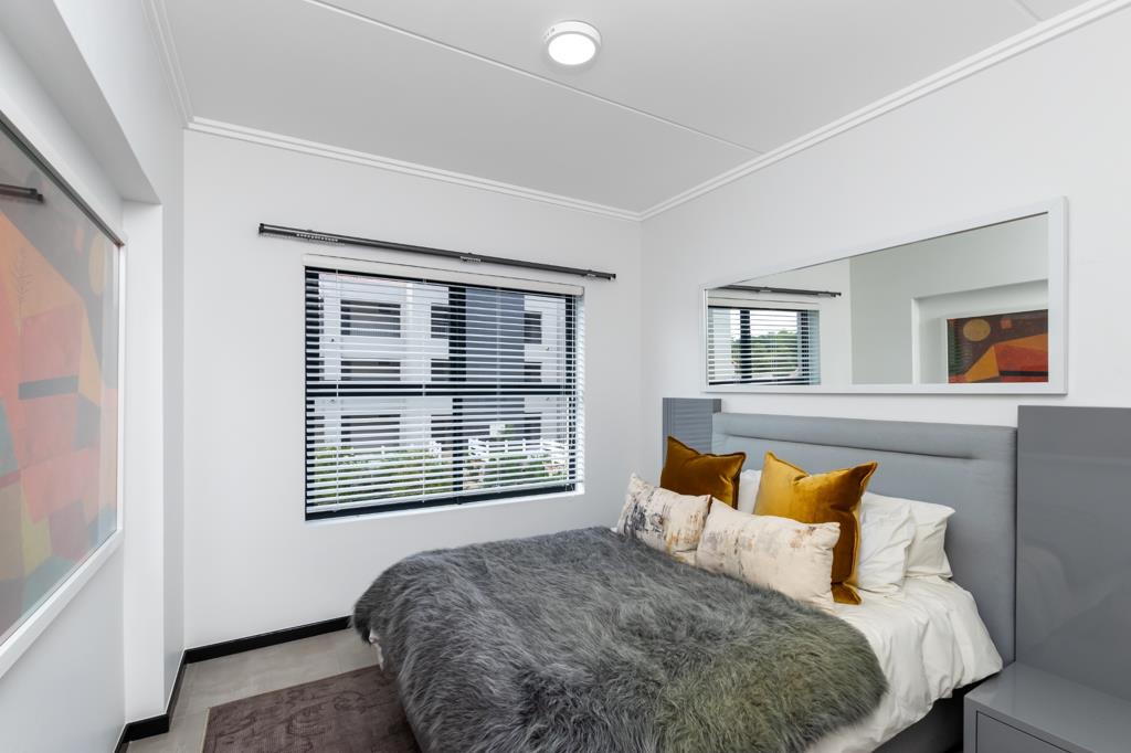5 Bed House, Constantia Upper - Thumbnail 5