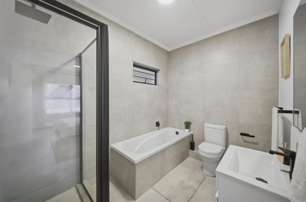 6 Bed House, Bishopscourt - Thumbnail 7