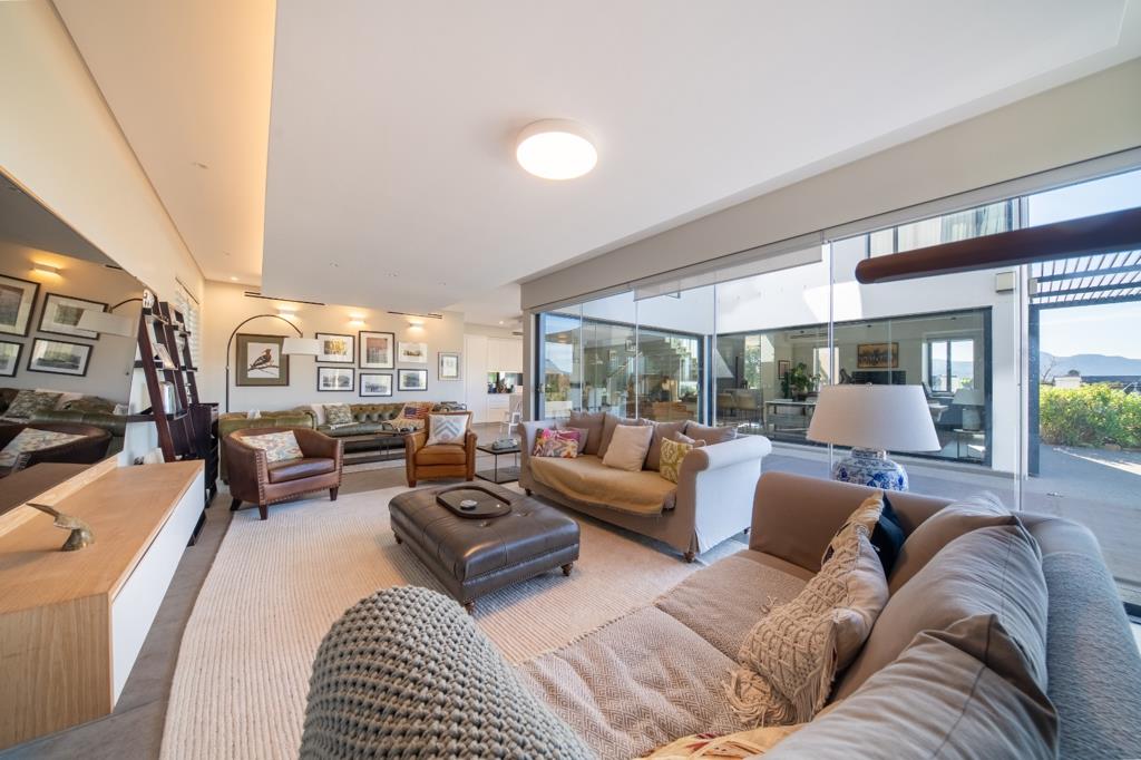 3 Bed Apartment, V&A Waterfront - Thumbnail 4