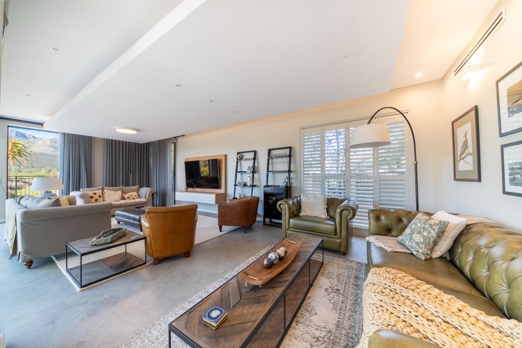 3 Bed Apartment, V&A Waterfront - Thumbnail 6