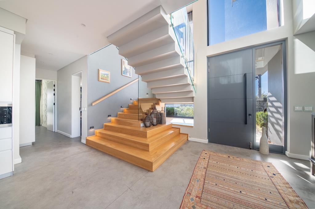 3 Bed Apartment, V&A Waterfront - Thumbnail 8