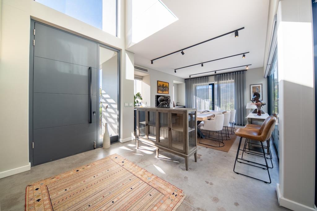 3 Bed Apartment, V&A Waterfront - Thumbnail 9
