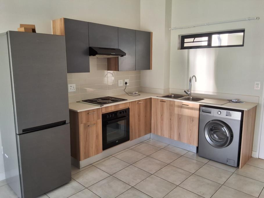 2 Bed Apartment, Mouille Point - Thumbnail 2