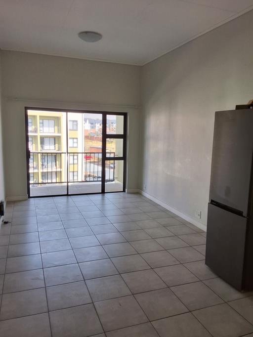 2 Bed Apartment, Mouille Point - Thumbnail 3