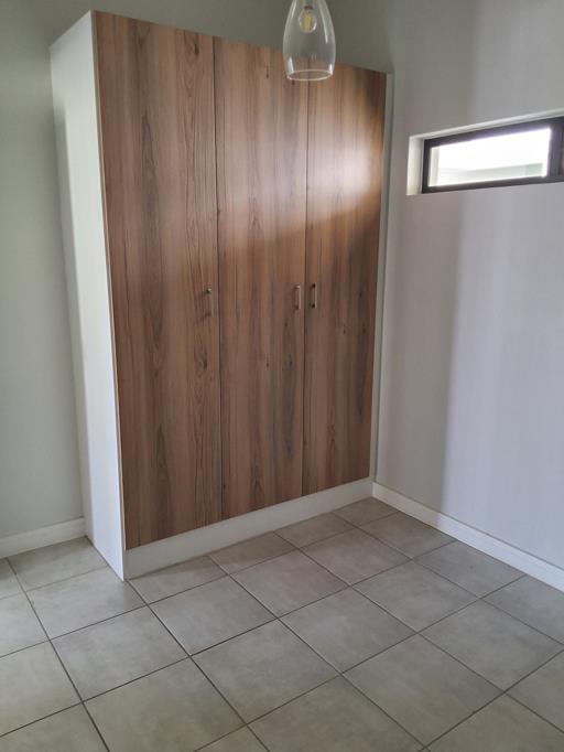 2 Bed Apartment, Mouille Point - Thumbnail 6