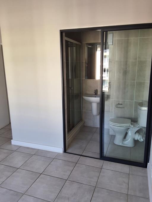 2 Bed Apartment, Mouille Point - Thumbnail 8