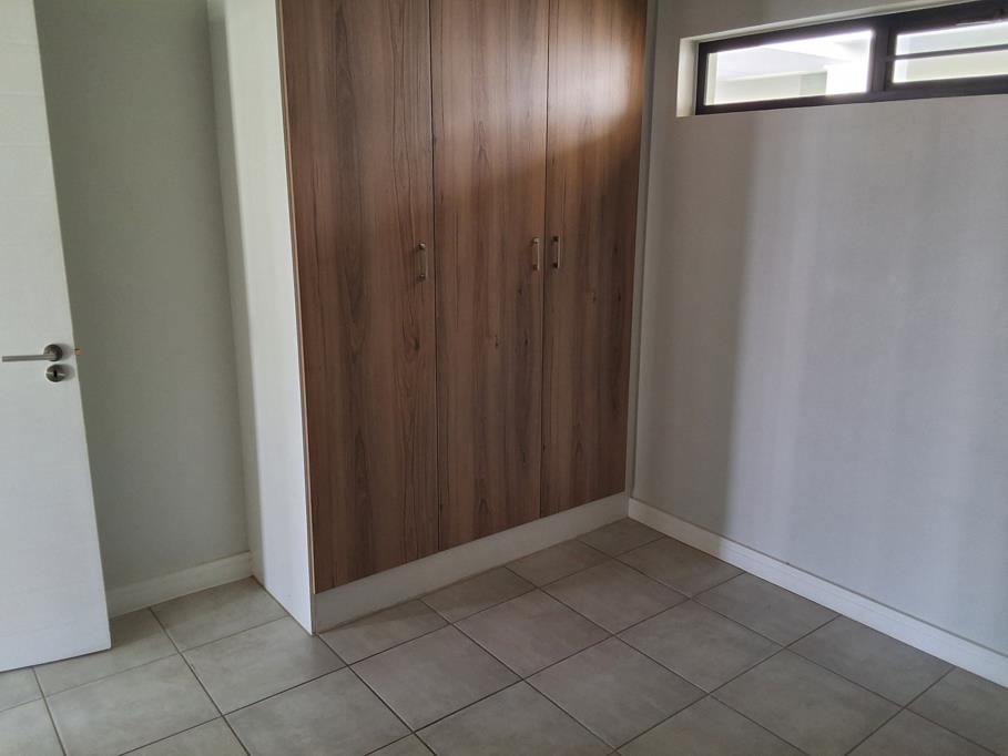 2 Bed Apartment, Mouille Point - Thumbnail 9