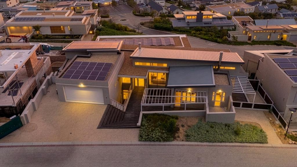 2 Bed Apartment, Claremont - Image 1