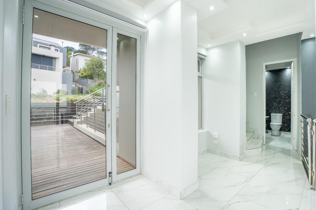 2 Bed Apartment, Claremont - Thumbnail 3