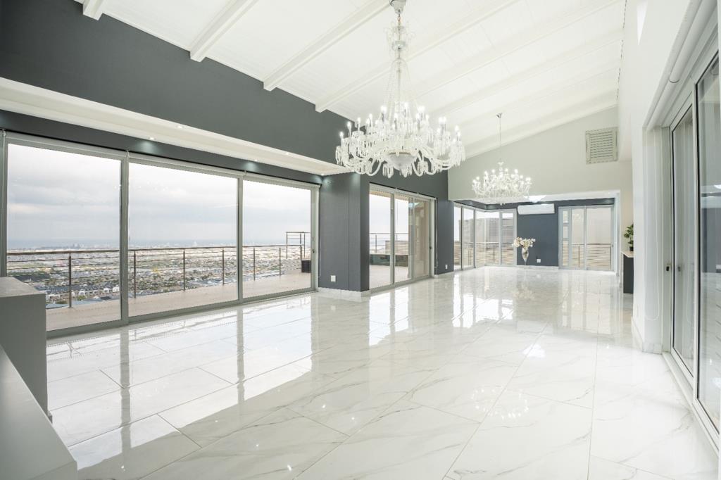 2 Bed Apartment, Claremont - Thumbnail 4
