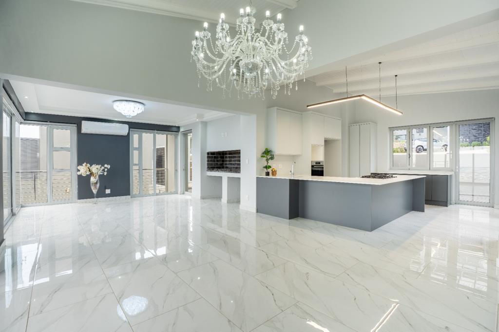 2 Bed Apartment, Claremont - Thumbnail 7