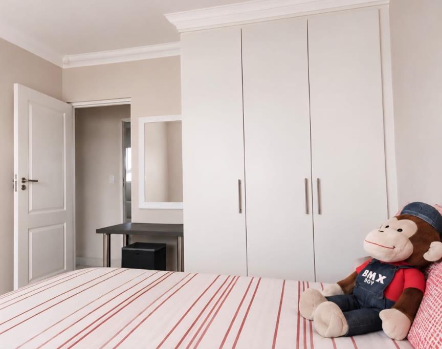 1 Bed Apartment, Oranjezicht - Thumbnail 9