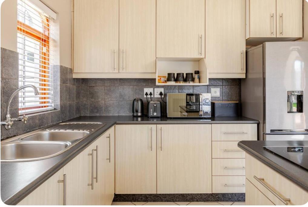 1 Bed Apartment, De Waterkant - Image 1