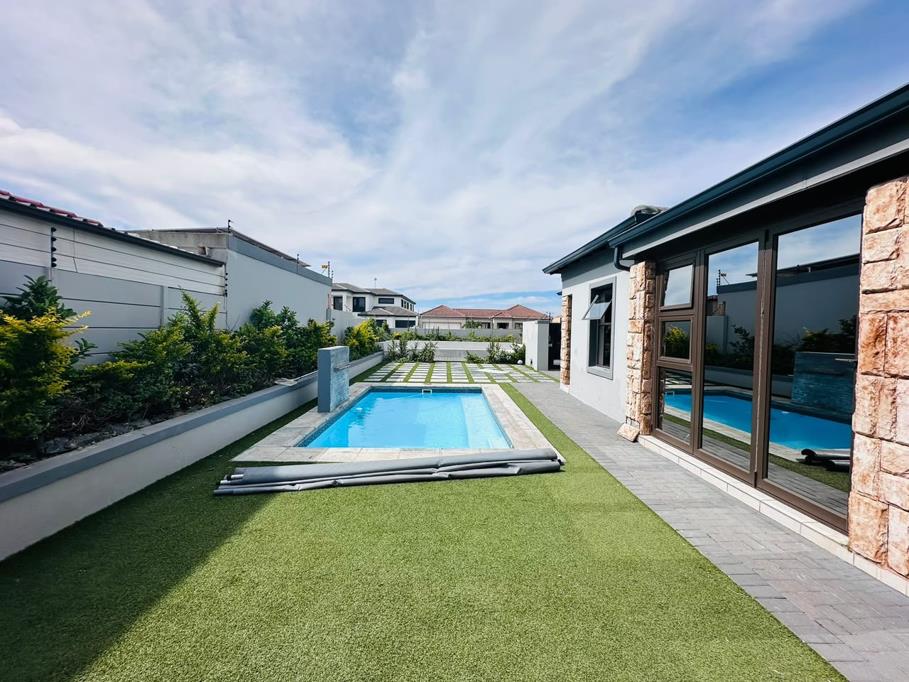 2 Bed House, Fynbosstrand - Thumbnail 2