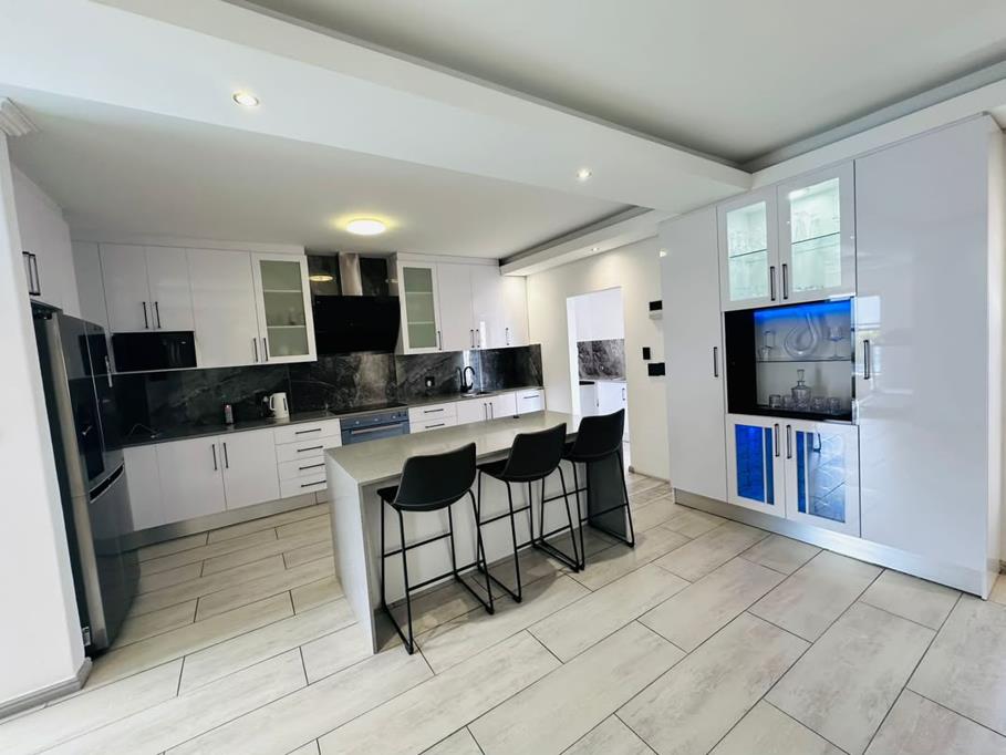 2 Bed House, Fynbosstrand - Thumbnail 4