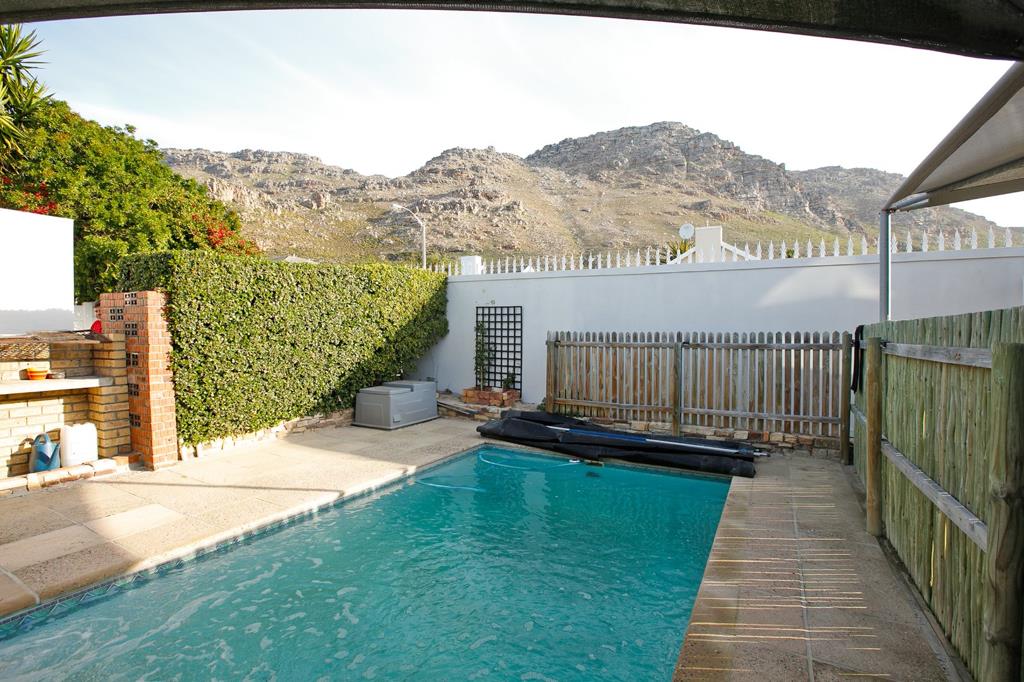 1 Bed Apartment, Gardens - Thumbnail 4