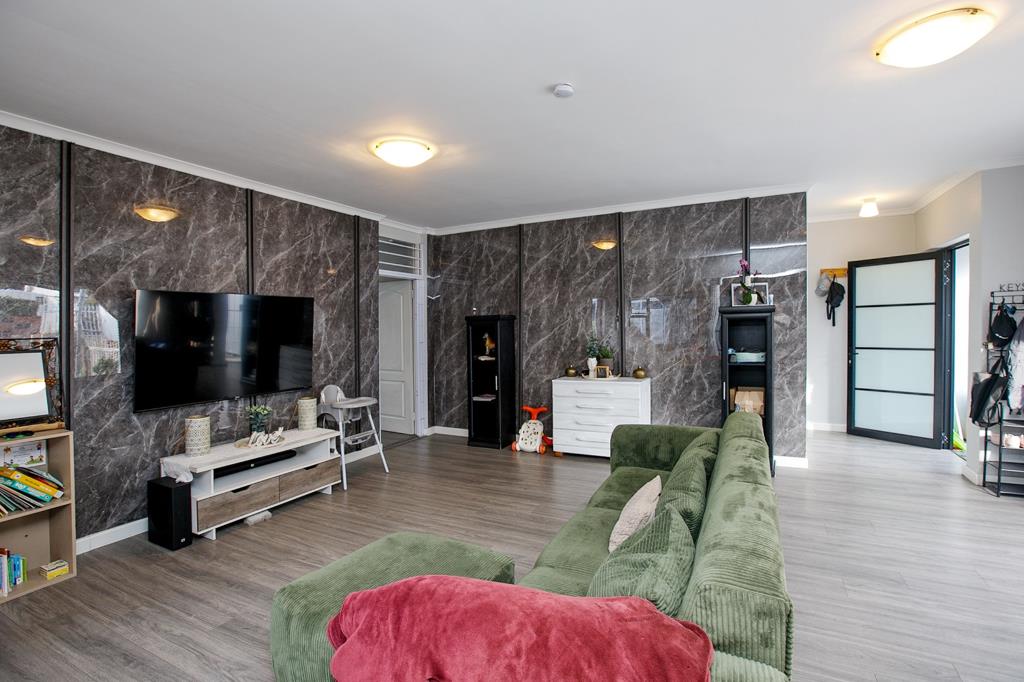 1 Bed Apartment, Gardens - Thumbnail 7