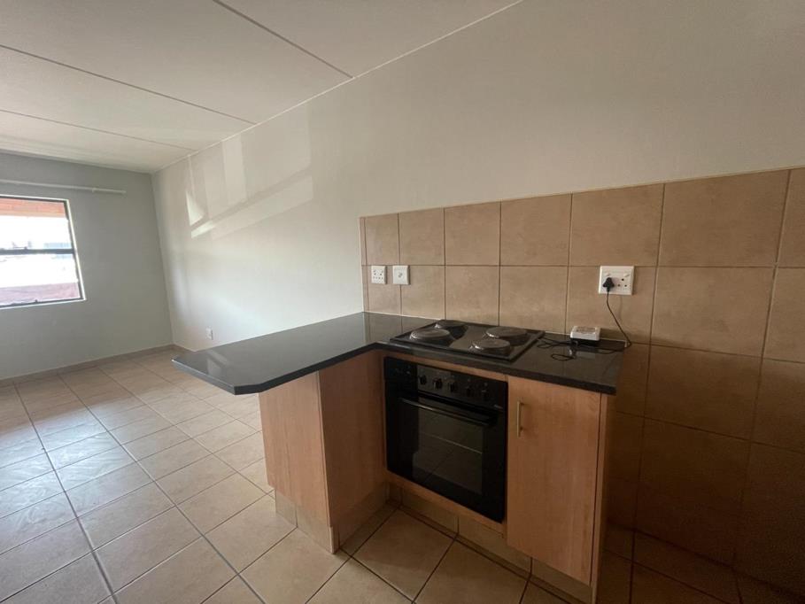 4 Bed House, Constantia - Thumbnail 7