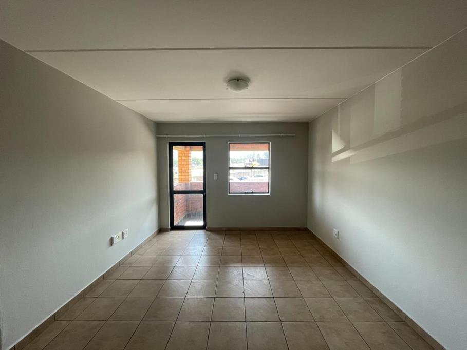 4 Bed House, Constantia - Thumbnail 9