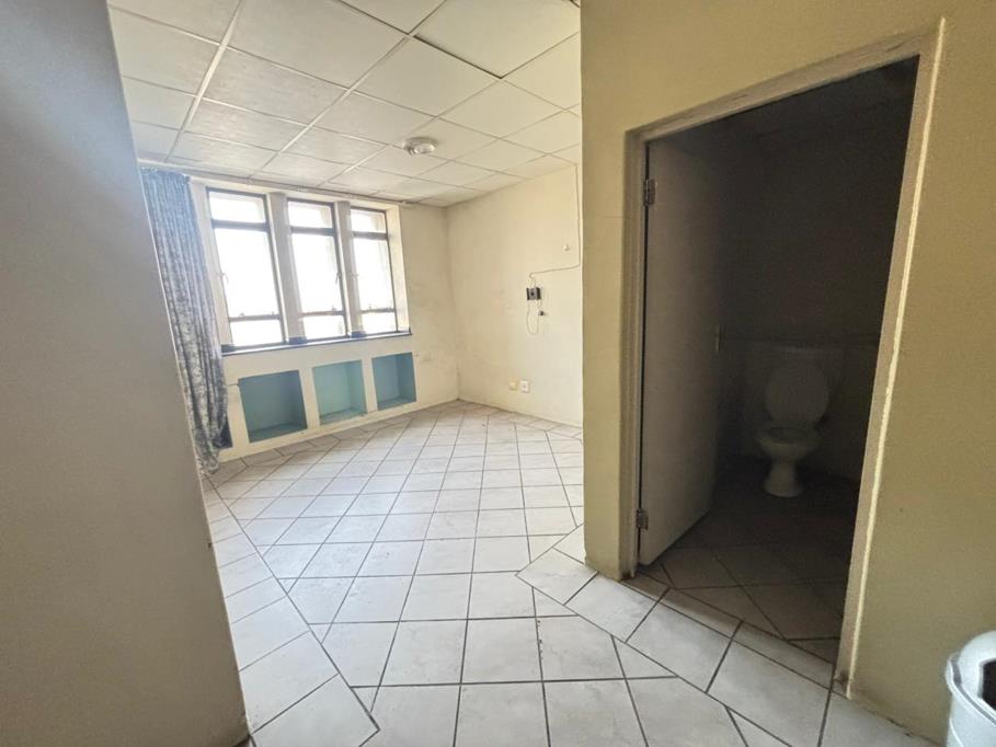 2 Bed Apartment, Gardens - Thumbnail 2