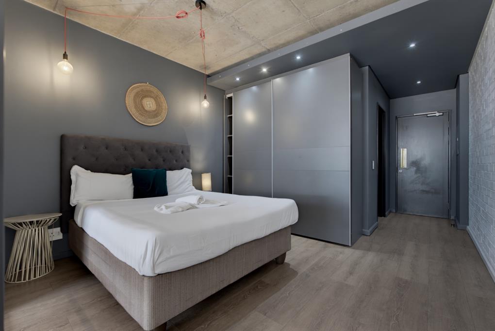 5 Bed House, Somerset West - Thumbnail 5