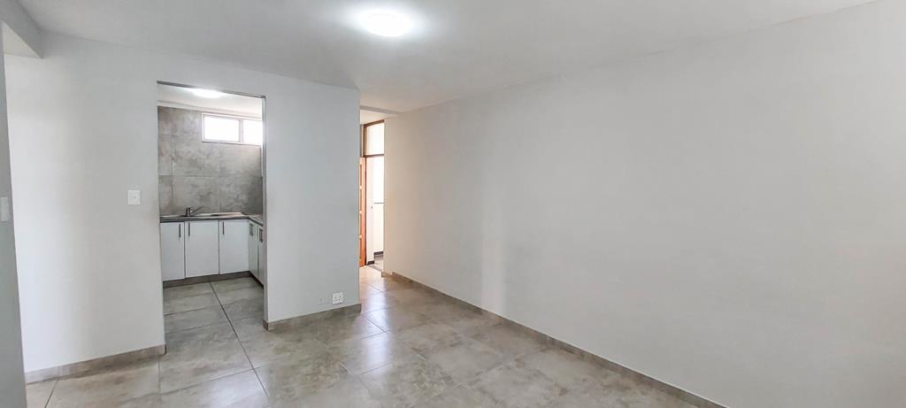 2 Bed Apartment, Sea Point - Thumbnail 3