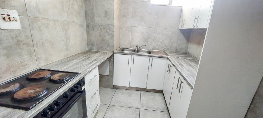 2 Bed Apartment, Sea Point - Thumbnail 4