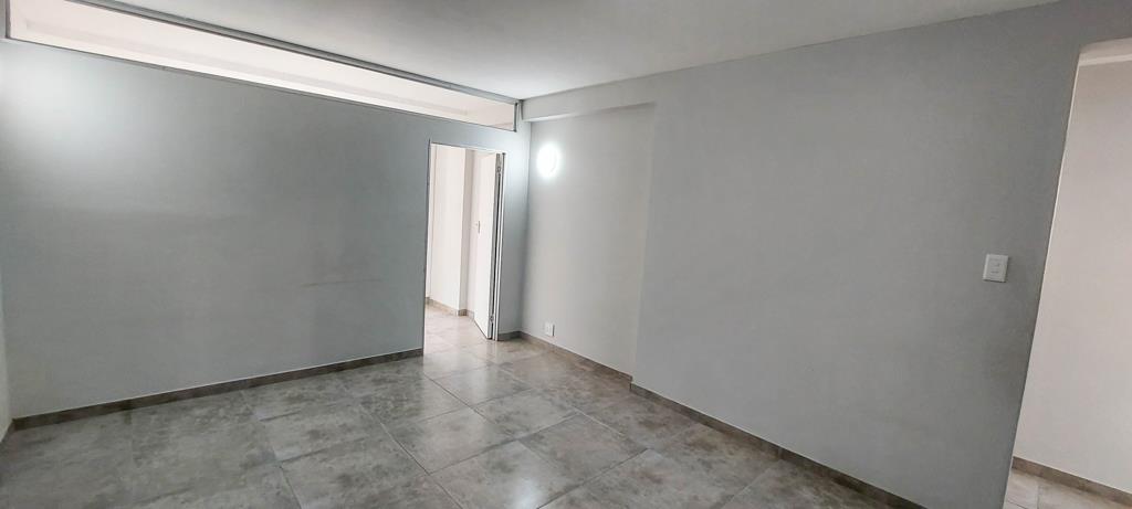 2 Bed Apartment, Sea Point - Thumbnail 6