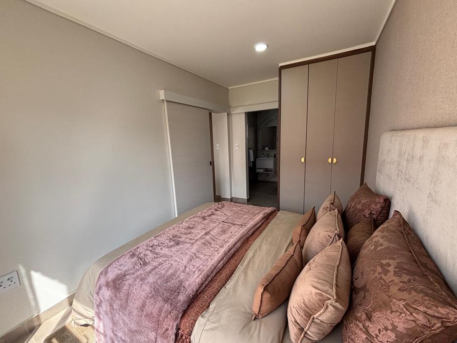 3 Bed House, Oranjezicht - Thumbnail 2