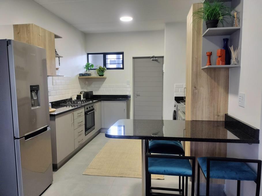 2 Bed Apartment, Tamboerskloof - Thumbnail 4